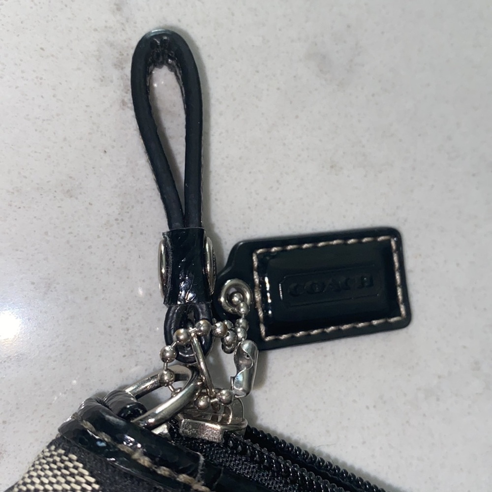 Coach Lg wristlet black & tan signature logo or small purse bag - Picture 5 of 12